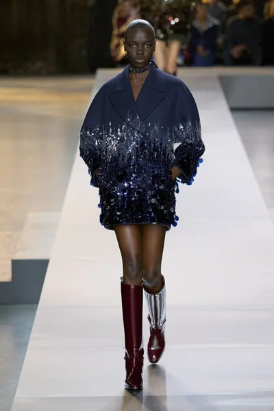 Look 9